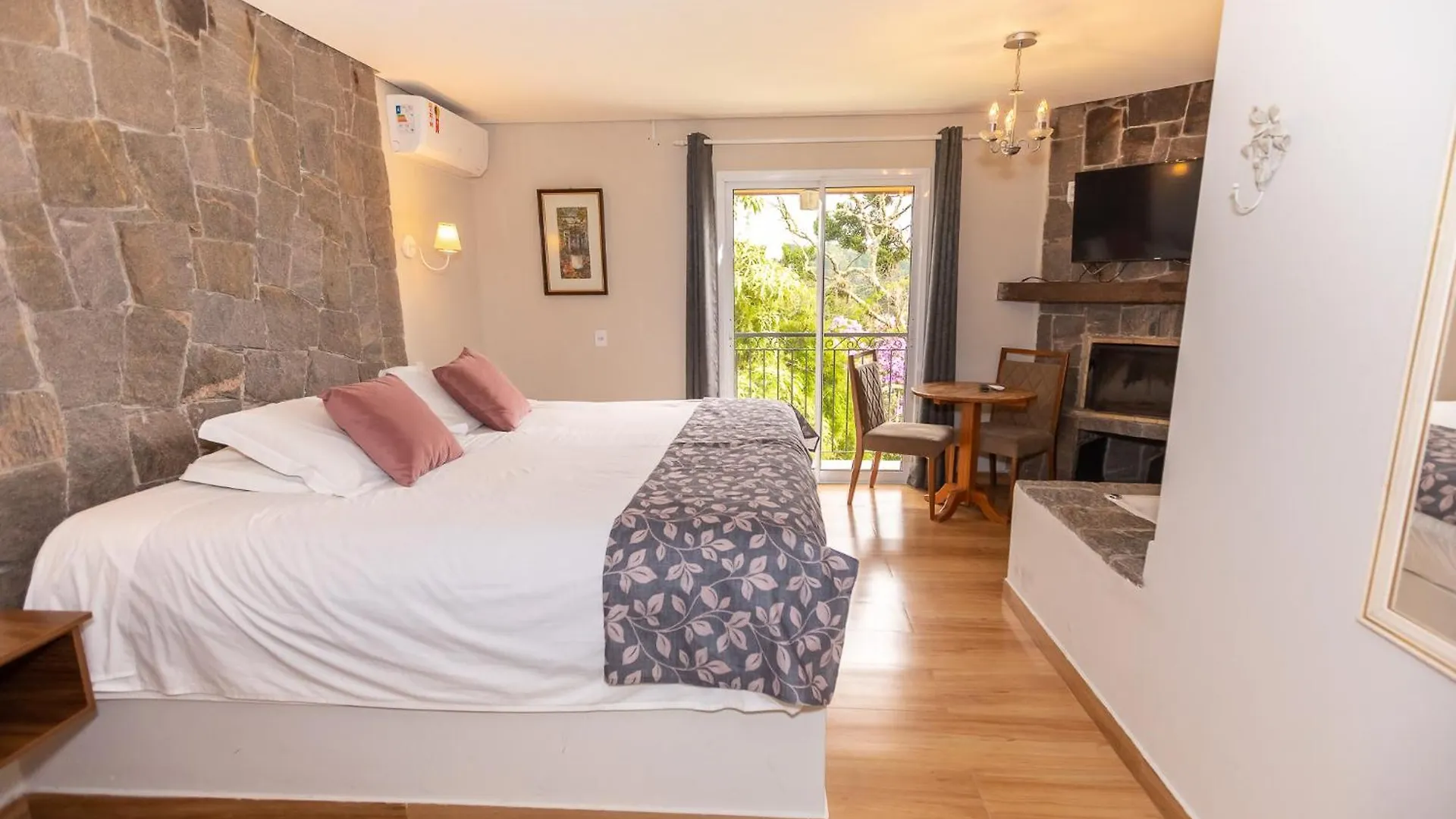 Estalagem Villa Hegus Suites E Chales Com Hidro Lareira E Ar Condicionado Campos do Jordão