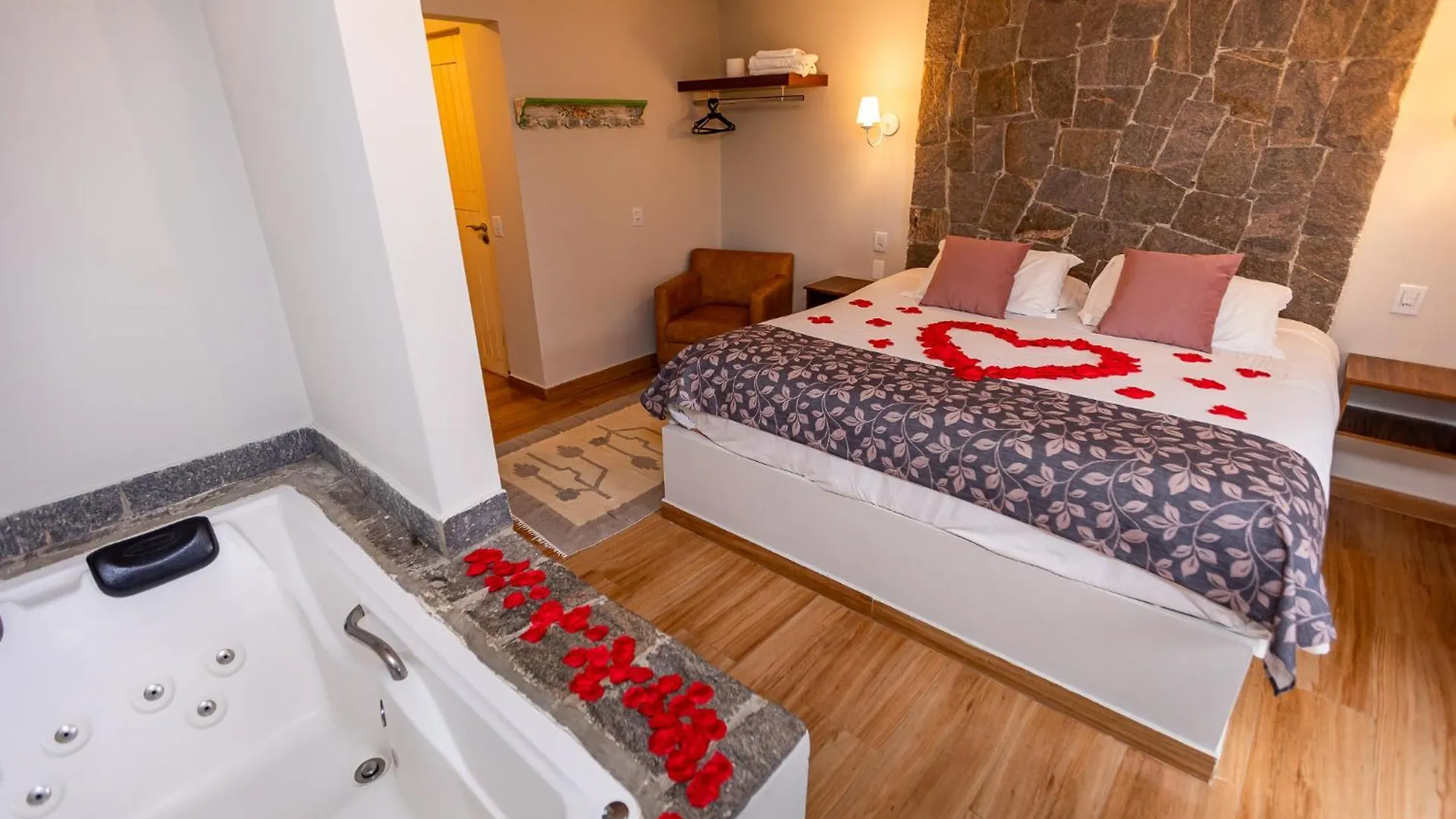 Suites E Chales Com Hidro Lareira E Ar Condicionado Villa Hegus Campos do Jordao Inn