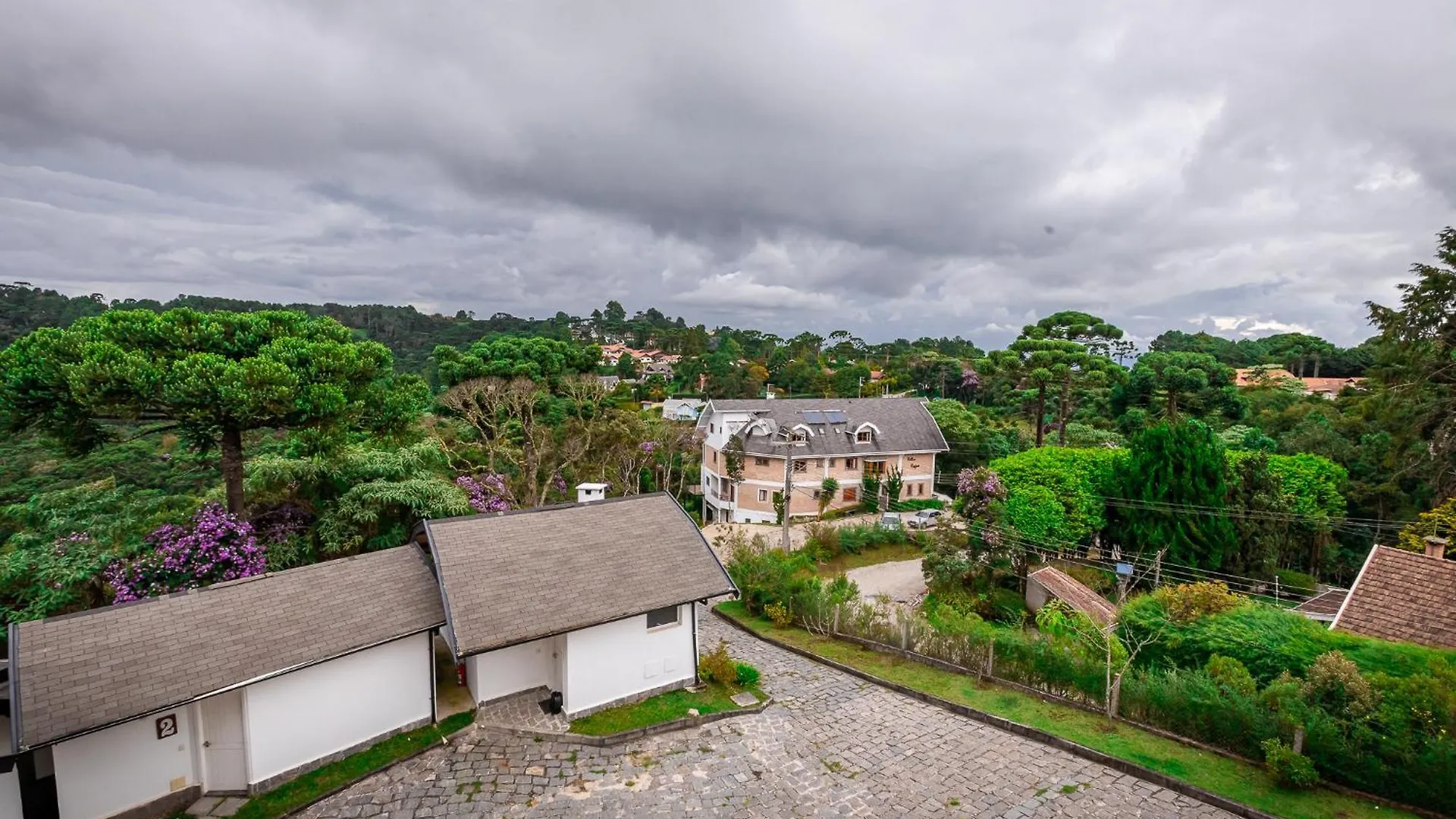 Inn Suites E Chales Com Hidro Lareira E Ar Condicionado Villa Hegus Campos do Jordao