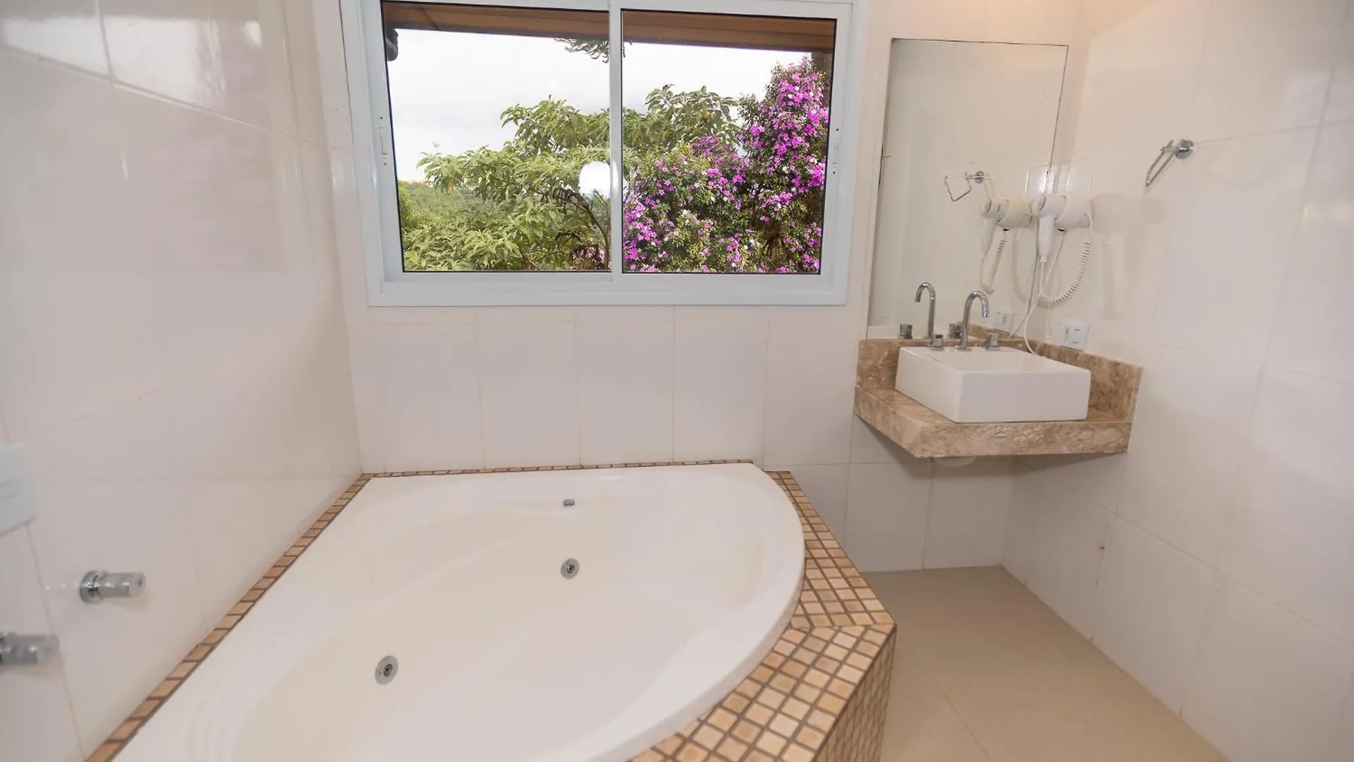 Suites E Chales Com Hidro Lareira E Ar Condicionado Villa Hegus Campos do Jordao