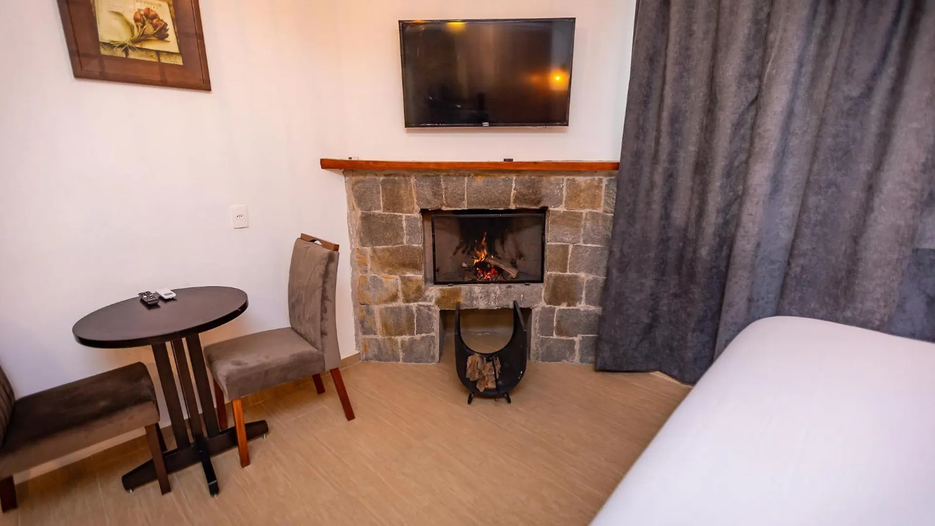 Suites E Chales Com Hidro Lareira E Ar Condicionado Villa Hegus Campos do Jordao