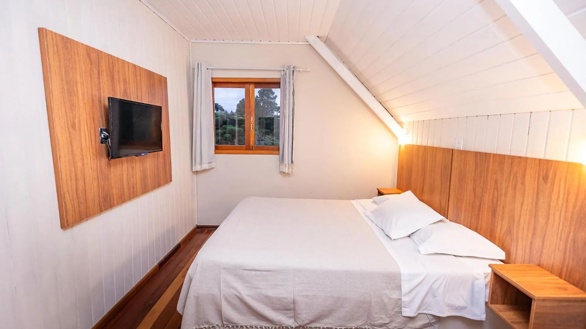 Suites E Chales Com Hidro Lareira E Ar Condicionado Villa Hegus Campos do Jordao Inn