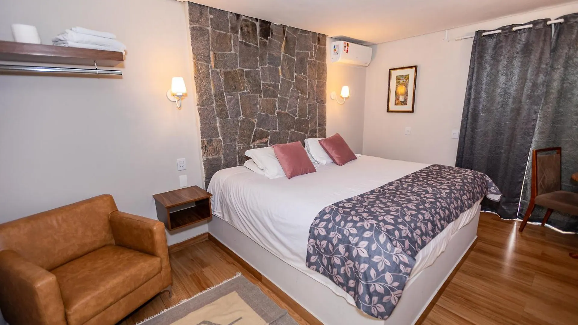 Inn Suites E Chales Com Hidro Lareira E Ar Condicionado Villa Hegus Campos do Jordao