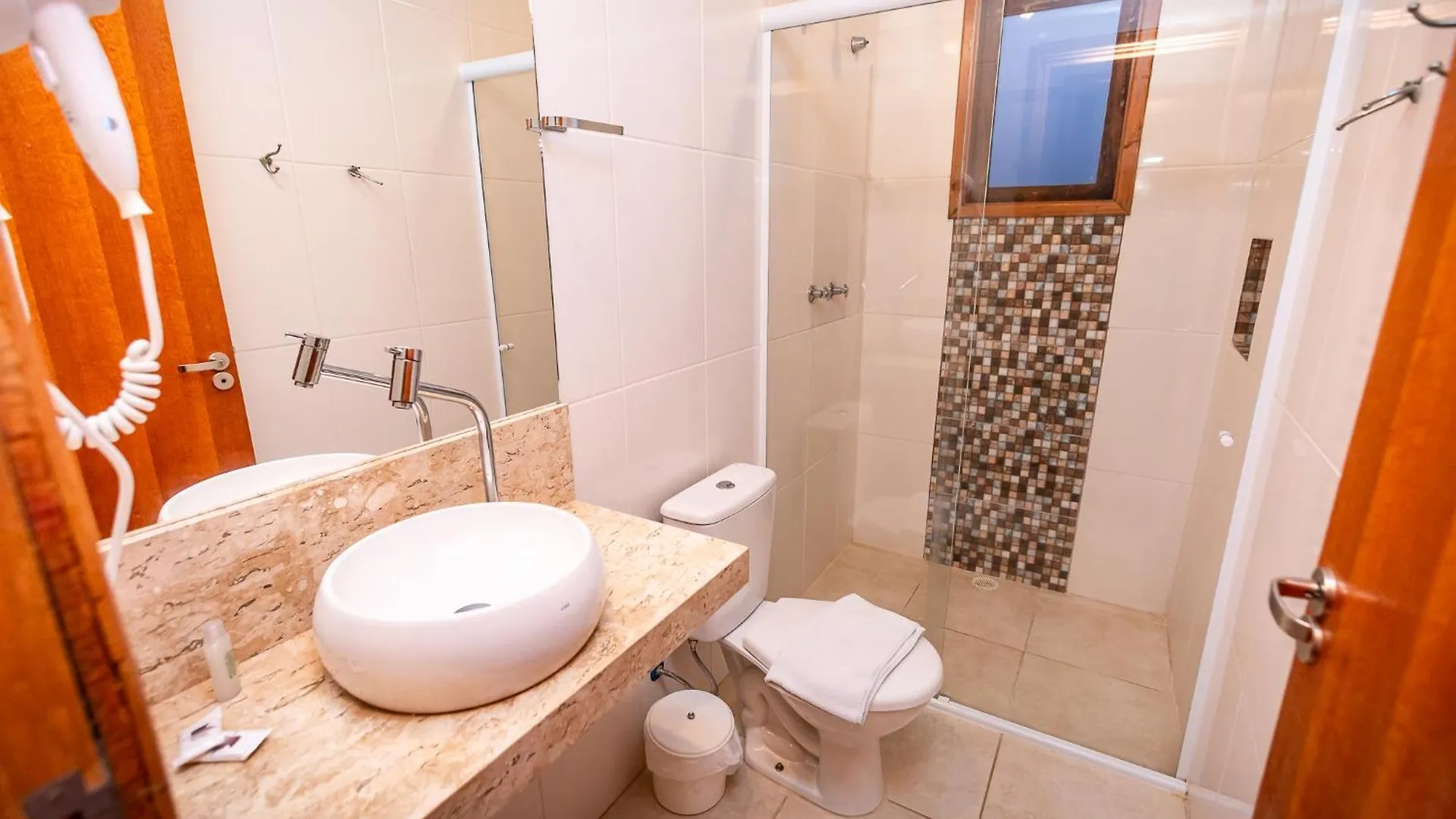 Suites E Chales Com Hidro Lareira E Ar Condicionado Villa Hegus Campos do Jordao Inn