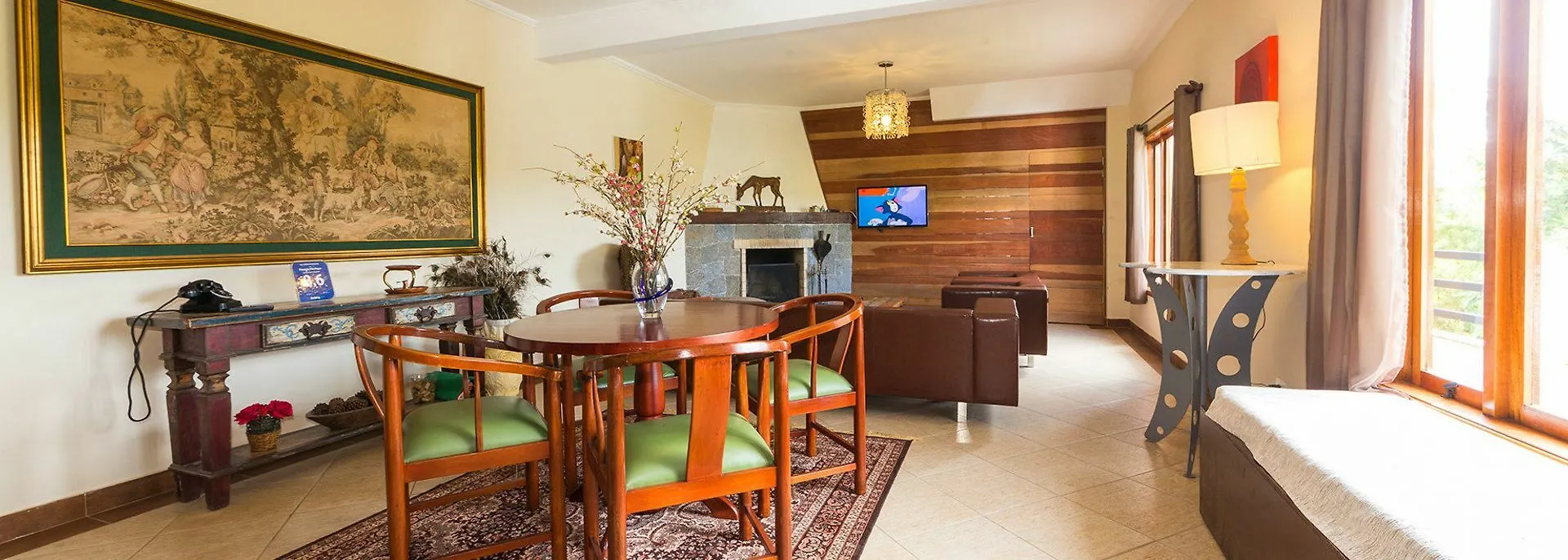 Suites E Chales Com Hidro Lareira E Ar Condicionado Villa Hegus Campos do Jordao Inn